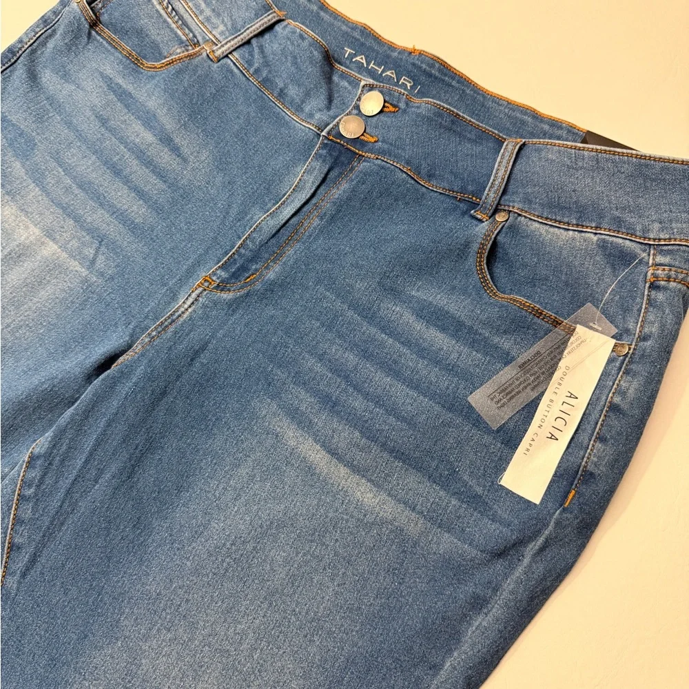 Tahari Alicia Women’s Capri Jeans Double‎ Button Stretch NWT 22W